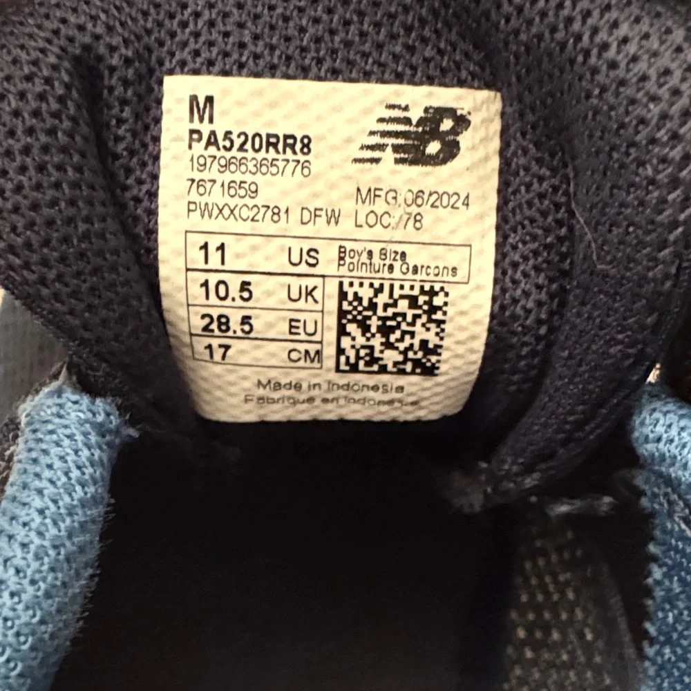 New Balance 520 - Picture 2 of 6